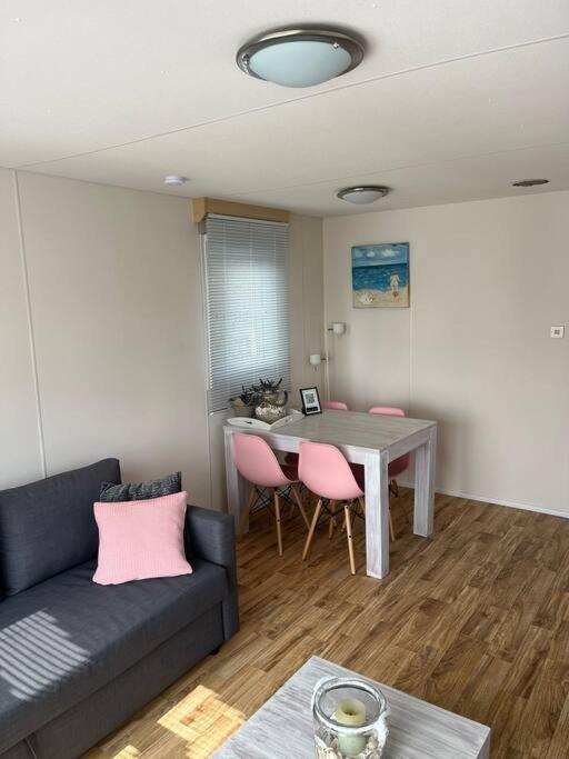 Chalet + Tiny House Nabij Strand Petten Luaran gambar