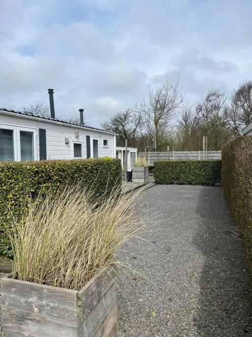 Chalet + Tiny House Nabij Strand Petten Luaran gambar