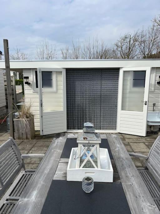 Chalet + Tiny House Nabij Strand Petten Luaran gambar