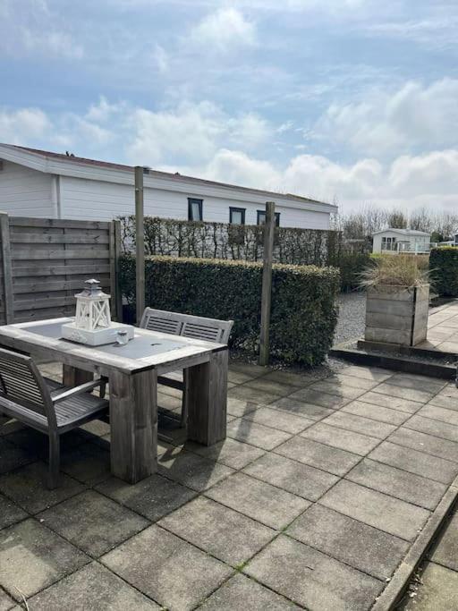 Chalet + Tiny House Nabij Strand Petten Luaran gambar